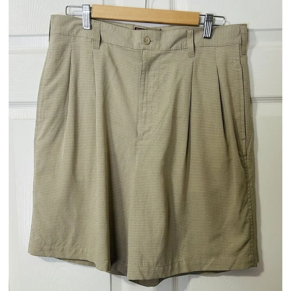 Chaps Ralph Lauren Men's 34 Pleated Beige and Gray Check  Shorts 109210